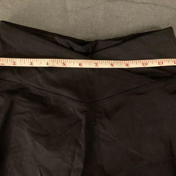 V Cross Waisted Leggings - Picture 8 of 8